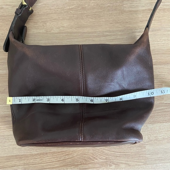 Vintage Brown Leather Gold Hardware Zippered Coach Hand Bag Shoulder Bag Purse - Picture 11 of 14